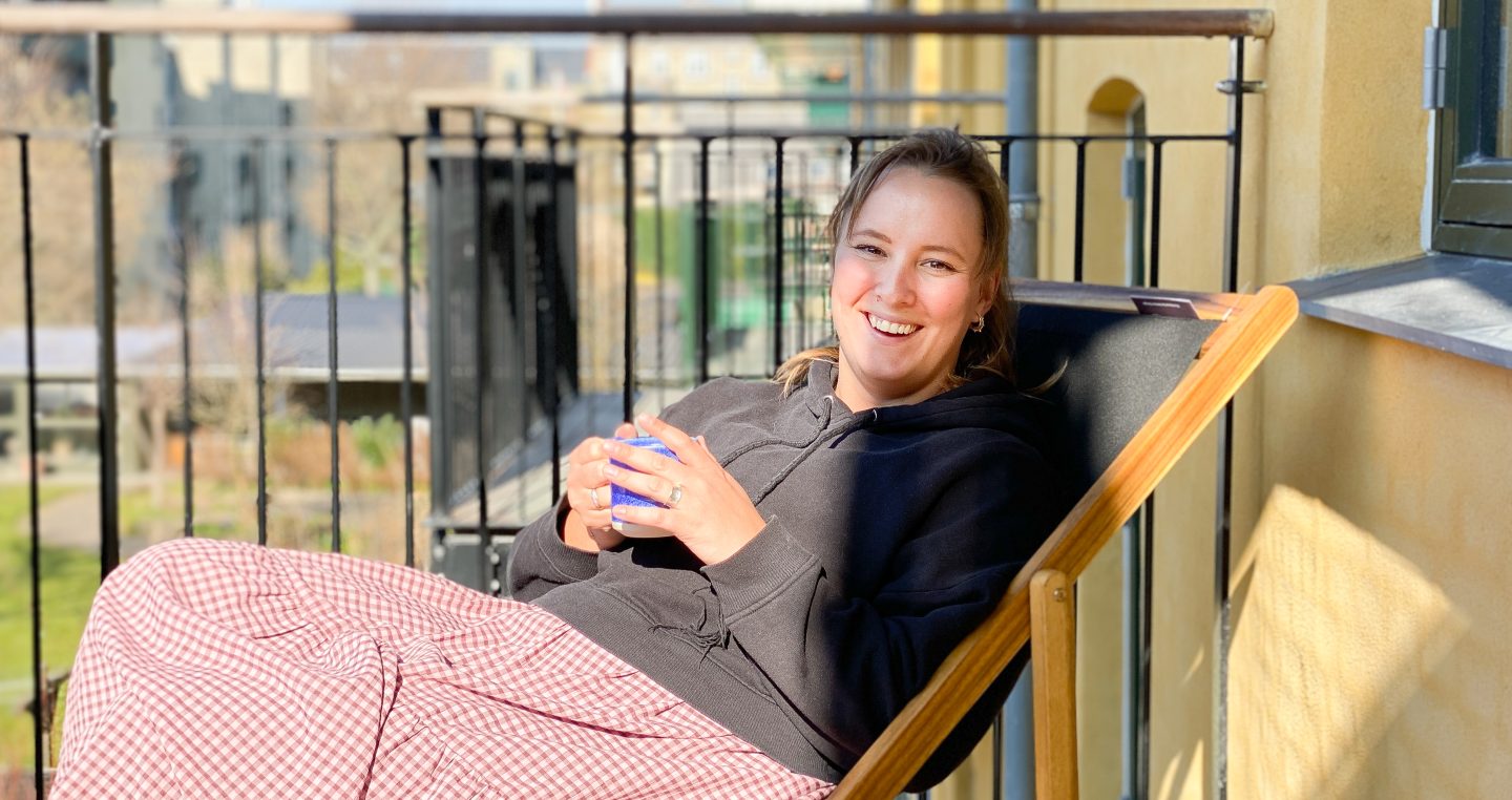 Ditte Fitzner på sin altan