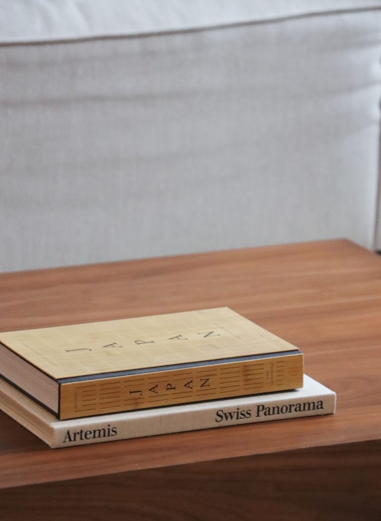 Detaljer i stuen hos Lili og Sunny (Copenhagen Japandi)